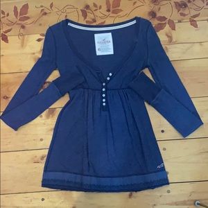 Long sleeve buttoned shirt